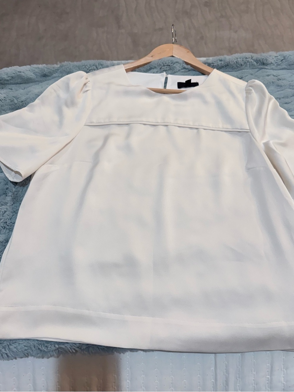 J. Crew 365 Ivory Short Sleeve Top Size 12